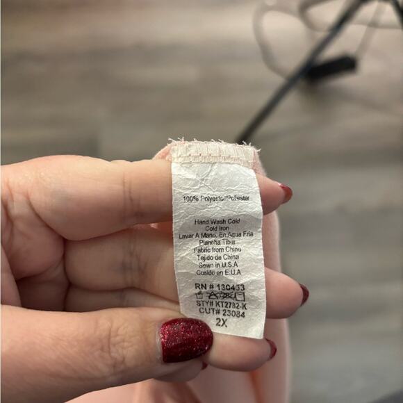 Janette Plus Pink Short Cuffed Sleeve Blouse With V Neckline Plus Size 2X - Picture 7 of 7